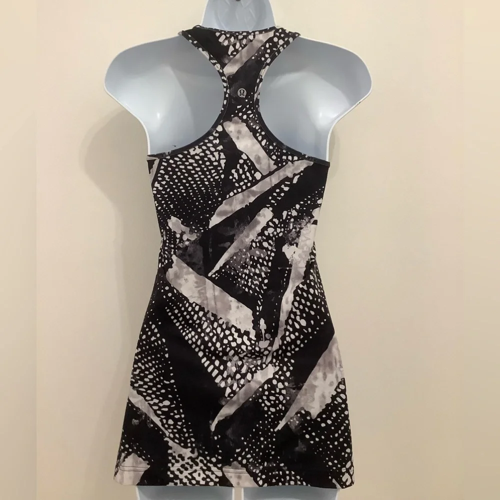 LULULEMON Racerback static mist patterned tank❤️❤️❤️❤️ - Picture 4 of 7